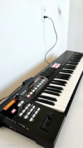 TECLADO ROLAND XPS10 (SEMINOVO)