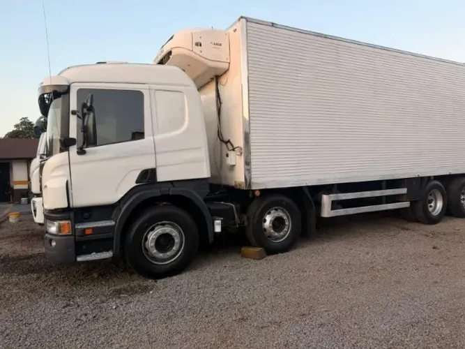 VENDO CAMINHÃO BITRUCK BAÚ - SCANIA