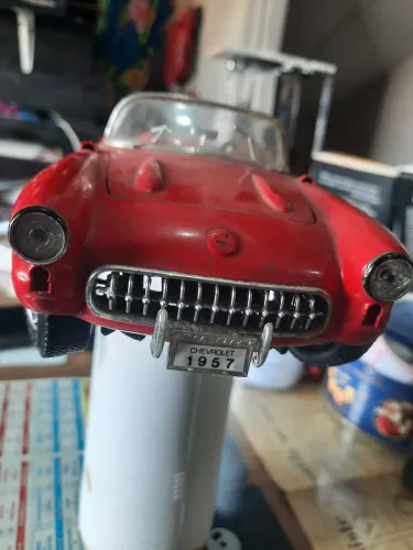 Miniatura Corvette Chevrolet 1957 **leia a descrição**