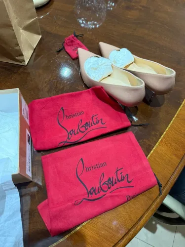 Vendo sapato Christian Louboutin 