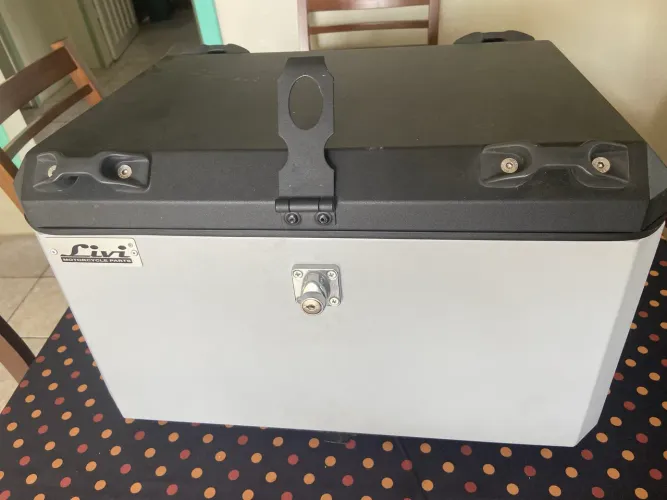 Vendo ou troco Baú  para mim to alumínio givi 55 litros