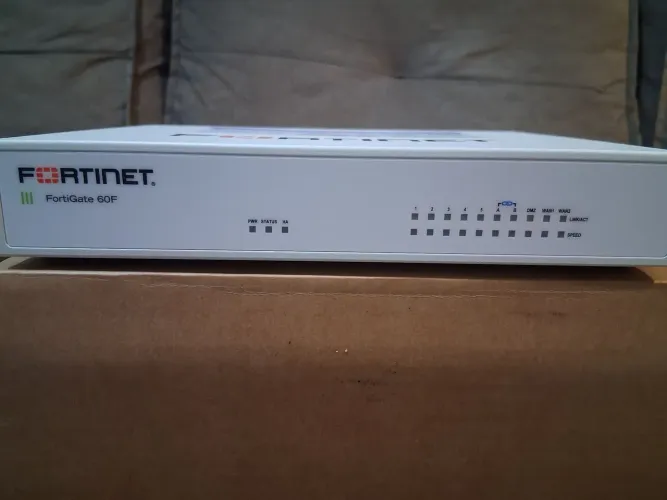 Fortinet Fortigate 60F Firewall NOVO Caixa Original + manuais cabo console e patchcord
