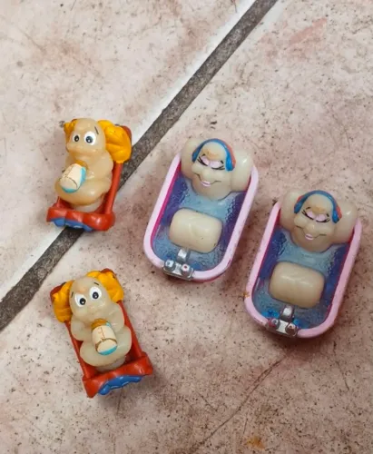 4 Miniaturas Sapos Kinder Ovo Anos 90 (Ferrero Vintage)