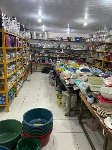 Loja na feira velha de Prazeres