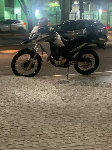 Vendo ou troco por moto quitada ( ainda tem 23 parcelas pra pagar ) 