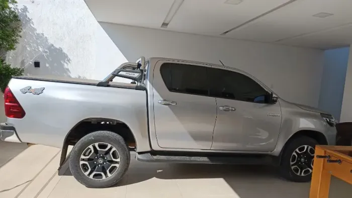 Toyota Hilux CD SRV 4X4 2.8 TDI Diesel Aut. 2022