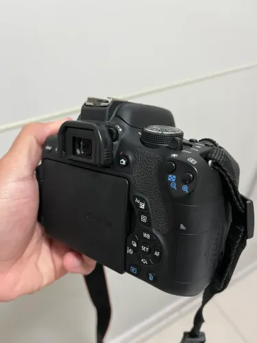 Canon T6i 