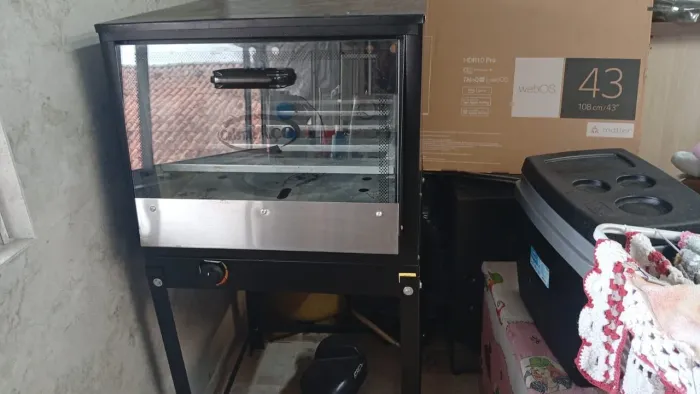 VENDE-SE FORNO E LAMINADOR DE MASSAS