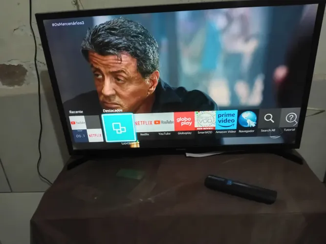 Vendo uma TV Samsung smart 32 polegadas sem nenhuma avaria
