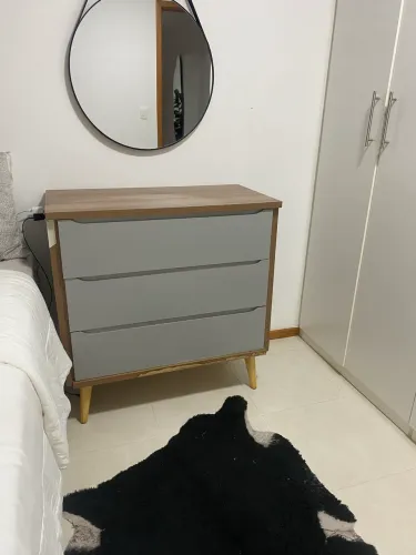 Cômoda Abracadabra semi nova! Só precisa trocar a fita de borda!
