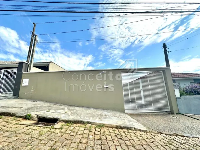 Residência Semimobiliada com amplo Terreno - Estrela