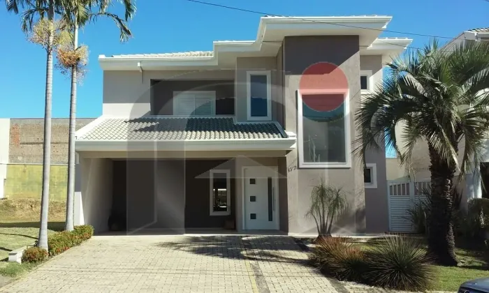 CASA EM CONDOMÍNIO COM LOCALIZAÇÃO PRIVILEGIADA