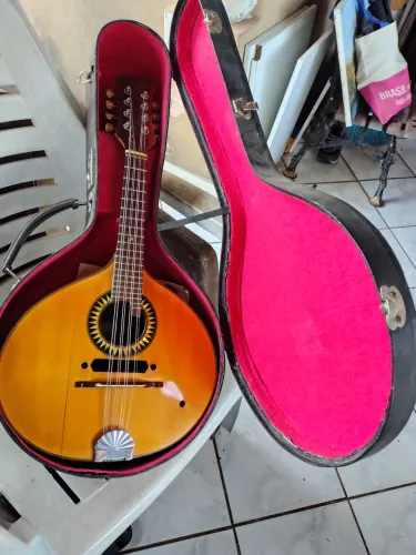bandolim estilo Estudante <br>700,00