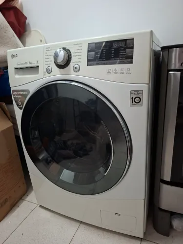 Lava e Seca LG 11kg ? Com Nota Fiscal e na Garantia