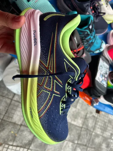Tênis Asics Gel-Cumulus 26