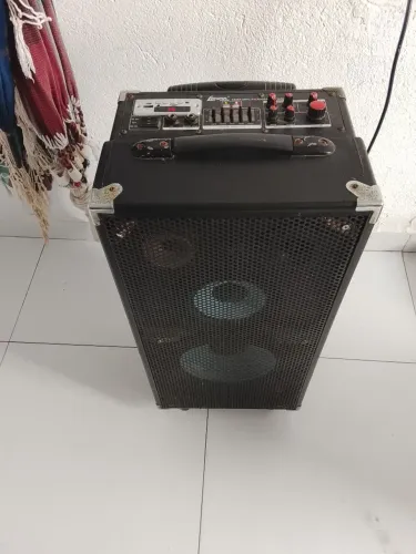 Vendo caixa de som 500 reais