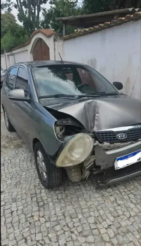 vendo Kia picanto batido $6.000, 2010/11 por