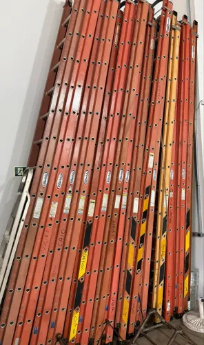 Escadas de fibras usadas