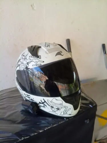 Capacete tamanho 60 com intercomunicador