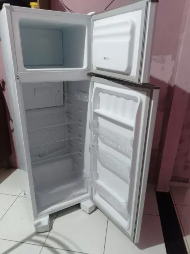 Geladeira Esmaltec 