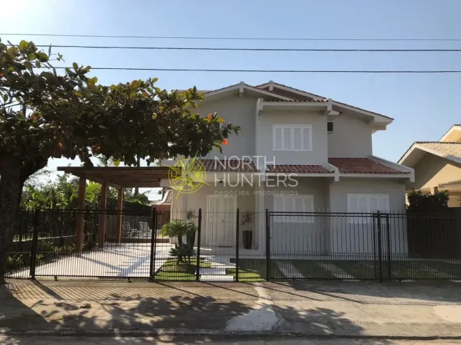 Casa com 6 dormitórios, piscina para alugar, 400 m² por Dia - Daniela - Florianópolis/SC