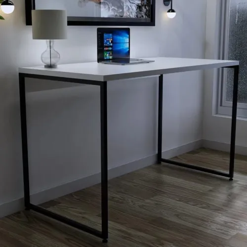 Mesa pra setups/escritório semi nova 