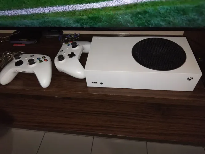 Xbox Series S 512GB + 2 Controles Originais