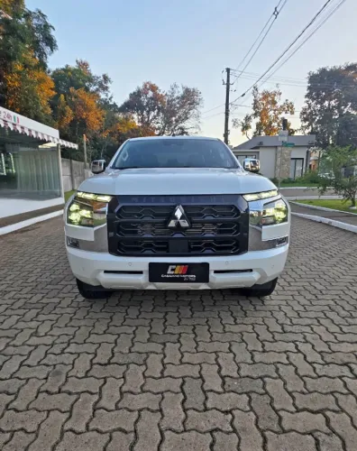Mitsubishi TRITON HPE-S 2.4 CD 4X4 TB Diesel Aut. 2026