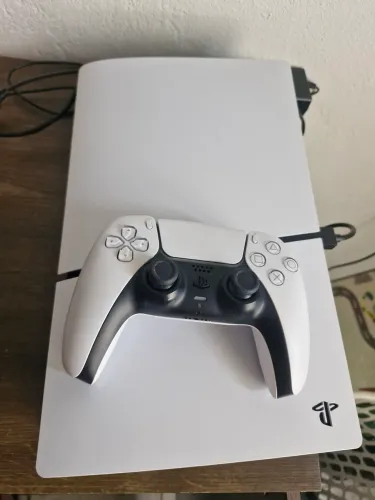 Ps5 sim digital 825 gb, 10 meses de uso, ta na garantia 
