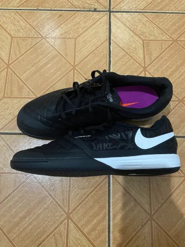 Tênis futsal Lunar Gato n/42 nunca usado
