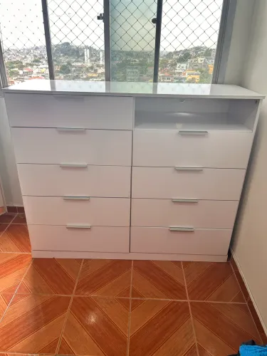 Cômoda branca 9 gavetas e 1 nicho