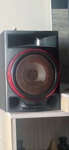 Vendo duas caixas de som LG1800