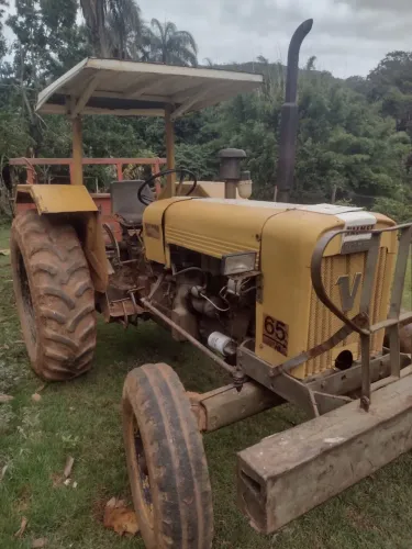 Trator Girico agrícola Valmet 65