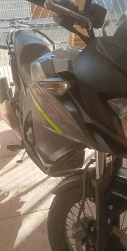 Linda moto, confortável e muito potente. 