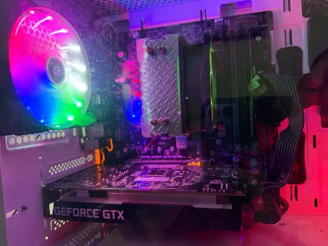 PC Gamer Ryzen 5 5600G + GTX 1650 4GB + SSD 512GB | RGB