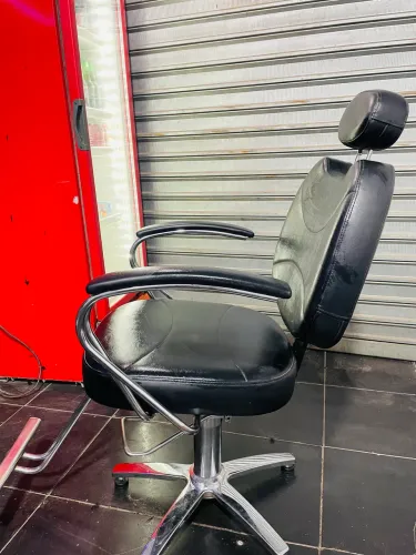 Cadeira de Barbeiro Reclinável