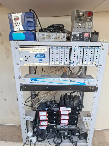 Rack com módulos e aparelhos Oi desabilitados