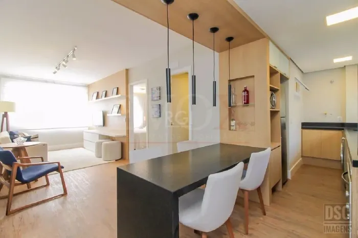Apartamento 01 dormitório, 53,90 m², com vaga no Jardim Botânico em Porto Alegre.