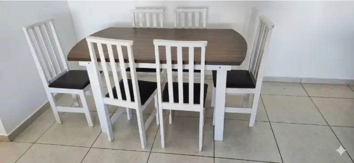 Vendo móveis em bom estado. Retirada por conta do comprador no local.