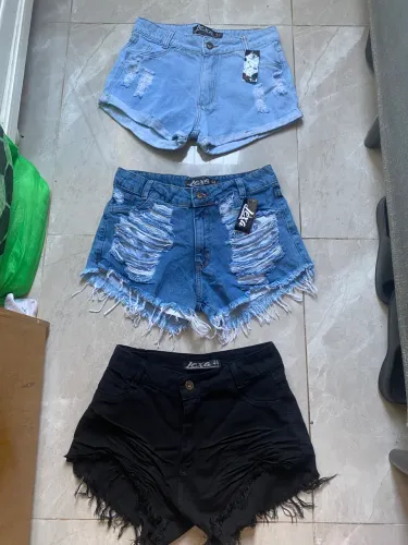 3 shorts jeans novo TAM 44
