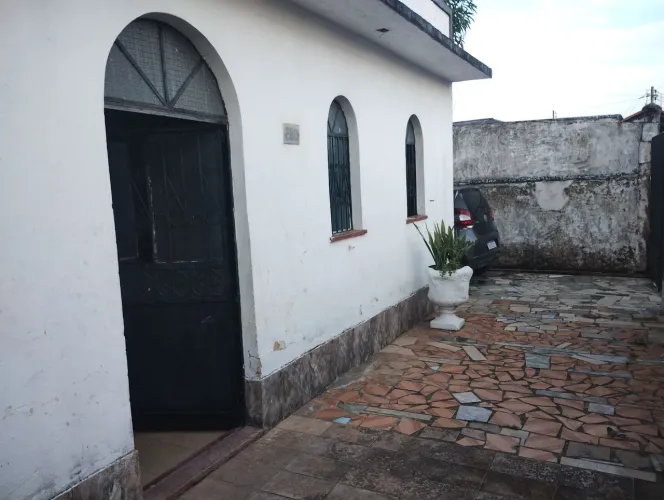 Aluga se  casa no Santo Agostinho