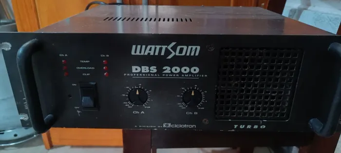 Amplificador Watson dbs 2000 usado