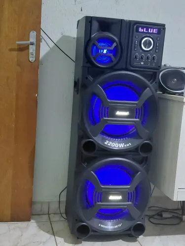 Torre de som 2200 wts rms vendo ou troco por som bombox aiwa ou jbl com 1 ano de uso zero