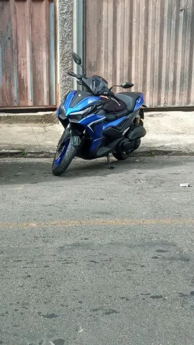 Vendo moto Aerox azul , novinha