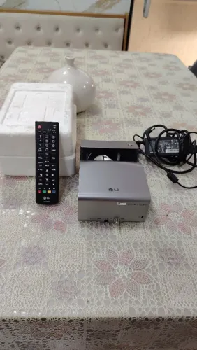 Projetor ultra curta distancia
