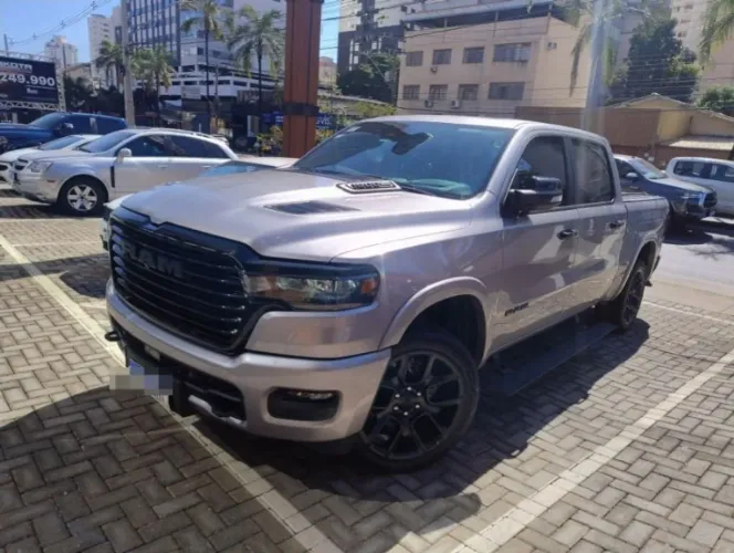 Ram 1500 Laram. Night ED. Bi-TB 3.0 4X4 Aut. 2025