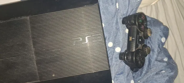 Estou vendendo um Playstation 3 da marca Sony