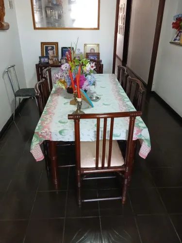 Mesar de jantar de 6 cadeira de bambu(falar com marilda *)