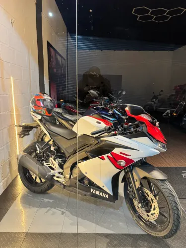Yamaha YZF R15 70 anniversary