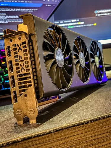 Placa de Vídeo XFX Radeon RX 6800 XT Speedster MERC 319 - 16GB GDDR6 (Impecável, Na Caixa)